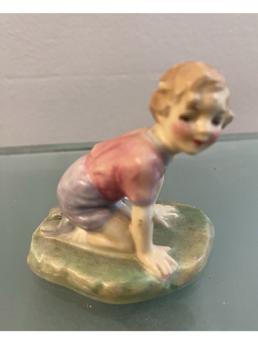 Royal Doulton "Robin" Figurine M39 Lesley Harrdine